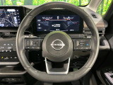 【ステアリングヒーター】冬場に冷たくなりやすい革巻きステアリングを、スイッチ一つで素早く適温に!エアコンよりも早く温まってくれるので、寒い日の運転も快適になりますね♪