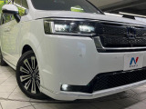 【LEDヘッドライト】悪天候や夜間走行時も良好な視界を確保し安心して運転できる高輝度LEDヘッドライトを装備!点灯速度が早く、消費電力も抑えられています。