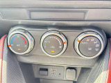 【 オートエアコン 】車内温度を感知して自動で温度調整をしてくれるのでいつでも快適な車内空間を創り上げます!//