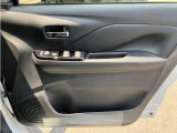 運転席ドアの内張☆パワーウィンドウです♪