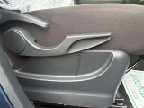 運転席シート上下アジャスターが付いてます。