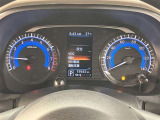 視認性に優れたメーターを採用しており、走行中でも車速や情報が分かりやすく表示されます。運転時の視線移動をむりのない範囲に抑え、快適で安心感のあるドライブをサポートします。