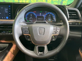 インテリアに合わせたデザインのステアリングは、運転される方のことも考え、運転しやすい形状、大きさです。是非一度、実際に触ってお確かめください。