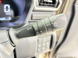 【オートライト】車外の明るさに応じて自動的にライトの点灯・消灯をしてくれます