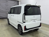 Honda SENSING装着車です。衝突を予測してブレーキをかけたり、前のクルマにちょうどいい距離で走行できる多彩な安心・快適機能を搭載した先進の安全運転支援システムです。
