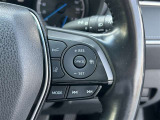レーダークルーズコントロール操作部。ボタンで車間距離・設定速度を簡単調整。長距離ドライブの疲労軽減に効果絶大です。キズが目立ちやすいスイッチまわりですが、目立ったキズはございません。