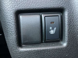 運転席シートヒータースイッチ
