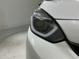 LEDヘッドライトは、点灯の瞬間から最大光量を発揮し、突然暗くなるトンネルなどでの安定感を高めます。