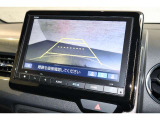 バックカメラが装備されており、後方の安全確認はもちろんのこと狭い場所での駐車や雨の日・夜間など視界の悪いコンディションでのストレスの軽減にもなります!