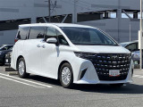 おひとり、恋人、ご友人、ご家族など、少人数でも大人数でもお出かけが楽しめます。この車で楽しいドライビングライフを送りましょう♪