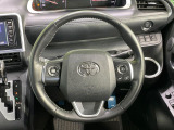 【純正革巻きステアリング】上質な革を使用することで、手にしっかり馴染みとても運転しやすいハンドルです♪