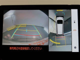 パノラミックビューモニター付きです。車両を上から見たような映像をディスプレイオーディオ画面に表示。運転席からの目視だけでは見にくい、車両周辺の状況をリアルタイムでしっかり確認できます。