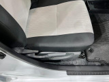 痛みの出やすい運転席シートの角、フロアマット、座面、ともに良好です