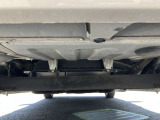 下廻りもとてもキレイな状態です、長くお乗り頂けるよう弊社はサビ腐食のない車両を厳選仕入れしています!