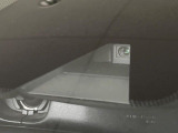 【インテリジェントエマージェンシーブレーキ】フロントカメラで前方の車両や歩行者を検知。衝突しそうな時は衝突被害軽減ブレーキが作動、衝突回避をサポート。より安全にドライブをお楽しみいただけます。