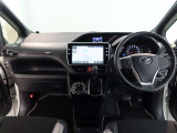 見通しのよいすっきりとした視界で、誰でも運転しやすいです。運転のしやすさは疲れにくさにも繋がりますよ♪