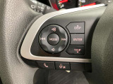 運転中、オーディオの操作をしてて、ハッとしたことはありませんか?ステアリングスイッチは、運転中でもハンドルでオーディオの操作が可能です。安全なドライブをサポートします。