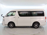 ロングラン保証付き。トヨタのお店で中古車をお買い上げいただいたお客様に安心で快適なカーライフをお約束する。1年間の保証です。