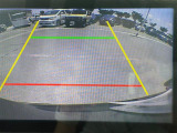 【バックモニター】後ろのカメラの映像がモニターに映し出されるので、後方の見えない死角や、障害物との距離感などもしっかり安全確認することができます。