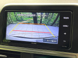 【バックカメラ】駐車時に後方がリアルタイム映像で確認できます。大型商業施設や立体駐車場での駐車時や、夜間のバック時に大活躍!運転スキルに関わらず、今や必須となった装備のひとつです!