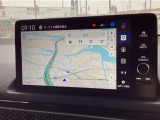【ナビ】Honda純正ナビゲーション装備(HondaCONNECT対応)スマートフォンからリモート操作が可能。車内Wi-Fiや自動地図更新など便利な機能が使用できます。●基本パック(有料)が必要です。