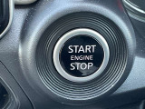 プッシュエンジンスターターです。キーを取り出すことなくブレーキペダルを踏みながらボタンを押すだけでエンジンが始動できます。