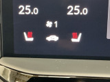 運転席/助手席シートヒーターで寒い日もすぐに温かくなり快適に過ごせます。3段階の温度調整が可能です