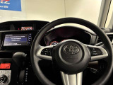 使いやすく運転しやすいレイアウトの運転席周り。