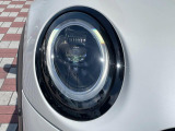 ●LEDヘッドライト:夜間走行時も良好な視界を確保し安心して運転できる高輝度LEDヘッドライトを装備!点灯速度が早く、消費電力も抑えられています。