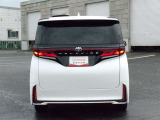 国家整備資格を取得しておりますメカニックが、大切なお客様のお車をご納車に向けて整備致します♪