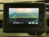 バックでの車庫入れも安心です! リアカメラが付いているバックモニター付のナビを装備しております。操作線もついており距離感も画面から確認できます。