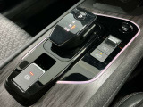 【e-POWER専用シフトレバー】単に操作方法が変わっただけでなく、デザイン性と安全性の向上、さらには先進運転支援機能の実現に貢献する、機械式から進化した電子制御式のシステムです。