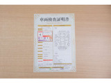【車輌検査証明書】店頭にてクルマの状態が一目で分かる検査証明書を公開中。トヨタ認定検査員が厳しく査定し、状態を点数と図解で表示しています。修復歴はもちろん、傷やヘコミの箇所や程度がご確認いただけます。
