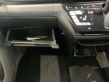 収納スペースもたくさん有ります☆車検証や小物類などすっきり収納♪