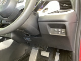 左側に高速で便利なETCがあり、横滑りを防ぐVSAなどのスイッチは、運転席の右側、手の届きやすい位置にあります。