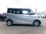 スライドドアですので、狭い駐車場での、乗り降りも、しやすく便利です。