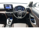 スポーティームード溢れる運転席周りですね。 クイックなドライビングに対応できるよな運転席回りになっています。 ドライブがますます楽しくなりますね!