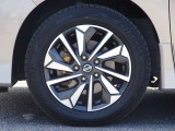 【タイヤ】 【純正16インチアルミホイール】《195/60R16》専用のアルミなのでお車のイメージぴったりですね!
