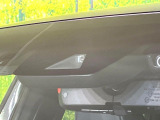 【トヨタセーフティセンス】走行中に前方の車両等を認識し、衝突しそうな時は警報とブレーキで衝突回避と被害軽減をアシスト。より安全にドライブをお楽しみいただけます。