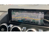 【コマンドシステム】センターのコントローラーとスイッチ類及び音声認識機能により、ナビゲーションやオーディオ&ビジュアル、車両設定等を安全に操作できます。また高精度ディスプレイを採用しています。
