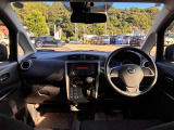 ブラックを基調とした上質な車内インテリアです!