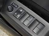 電動格納式ドアミラー・パワーウインドウを装備しています。