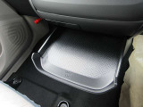 様々な箇所に収納に便利なBOXが付いて便利です