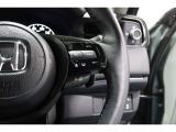 Hondaセンシングの機能のひとつ、アダプティブクルーズコントロール付!アクセルから足を離しても設定したスピードと前車との車間を保ち走行してくれます!車線維持もアシスト☆高速道路で疲労軽減ですね☆
