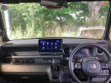 フロントガラスが大きく、ワイドな視界で運転もしやすくなるように、設計されています。