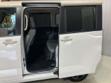 スライドドア開口幅が広く乗り降りがスムーズにできます。また大型グリップはお子様やご高齢の方の楽な乗り降りをサポートします。