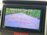 【バックカメラ】駐車時に後方がリアルタイム映像で確認できます。大型商業施設や立体駐車場での駐車時や、夜間のバック時に大活躍!運転スキルに関わらず、今や必須となった装備のひとつです!