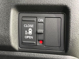 【パワースライドドア】スマートキーや運転席のスイッチでスライドドアの開閉が可能♪電動だから力を入れてドアを開ける必要が無く、小さいお子様でも、重い荷物を持っている時もラクに開け閉めできます♪