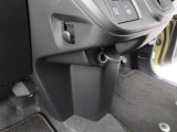 バックの苦手な初心者や女性にうれしいバックモニター 運転席の死角になる真後ろが確認できます。 (^^♪