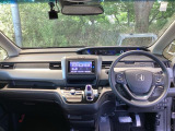 フロントガラスが大きく、ワイドな視界で運転もしやすくなるように、設計されています。